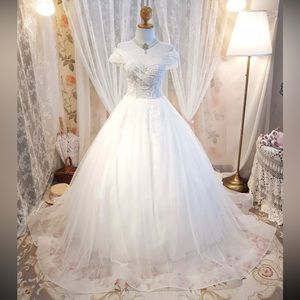 Vintage White Off-Shoulder Princess Gown